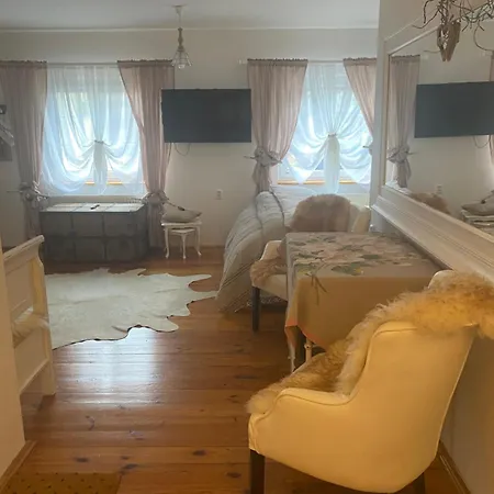 Lomnice Nad Popelkou Bed & Breakfast